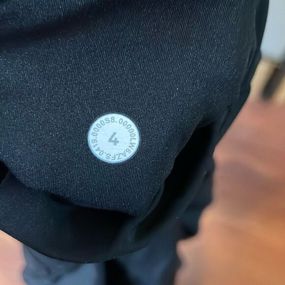 Lululemon Fast and Free Crop 23" Mesh Incognito Camo Emboss Rotated Black 4009 - Picture 7 of 7